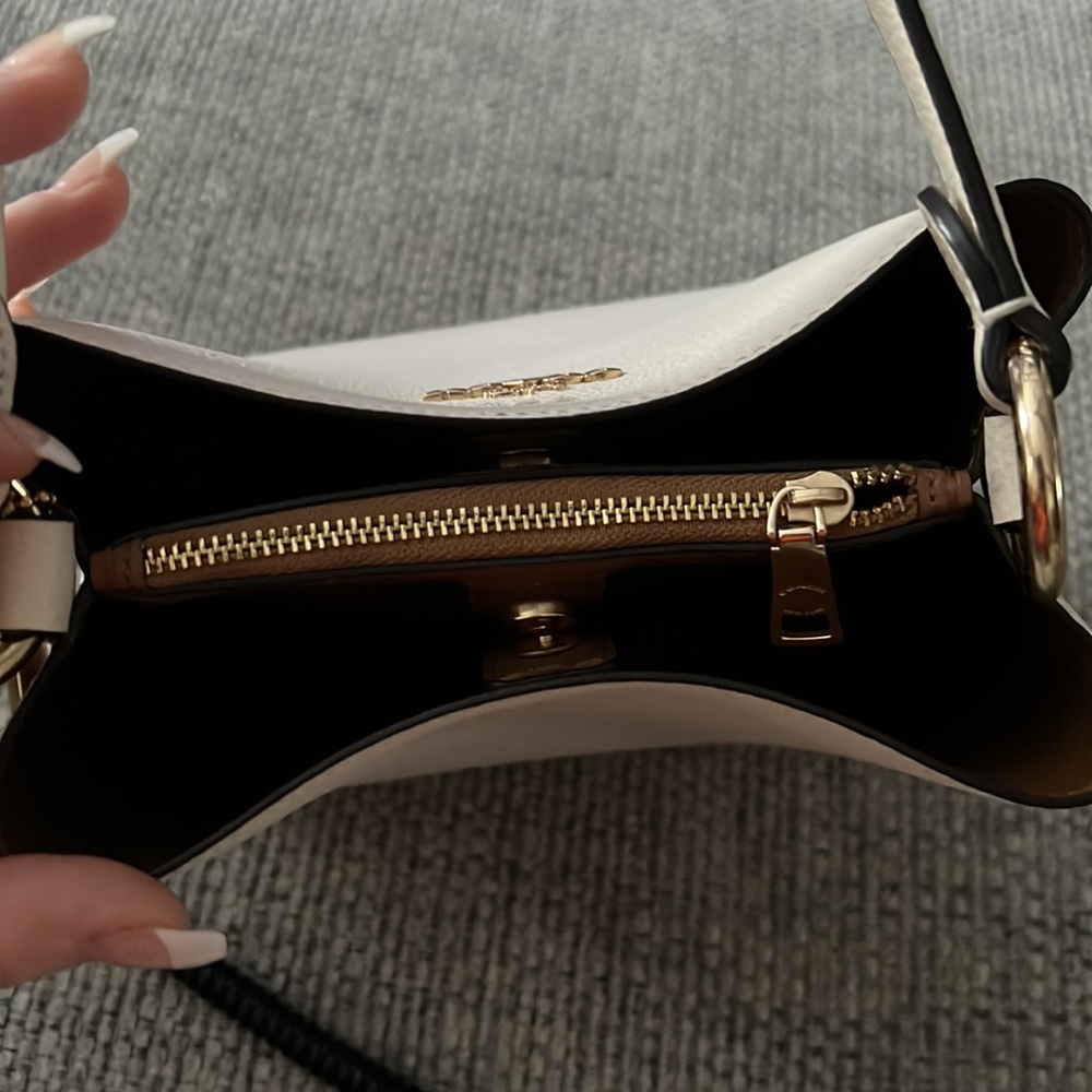 Authentic Coach - image 5